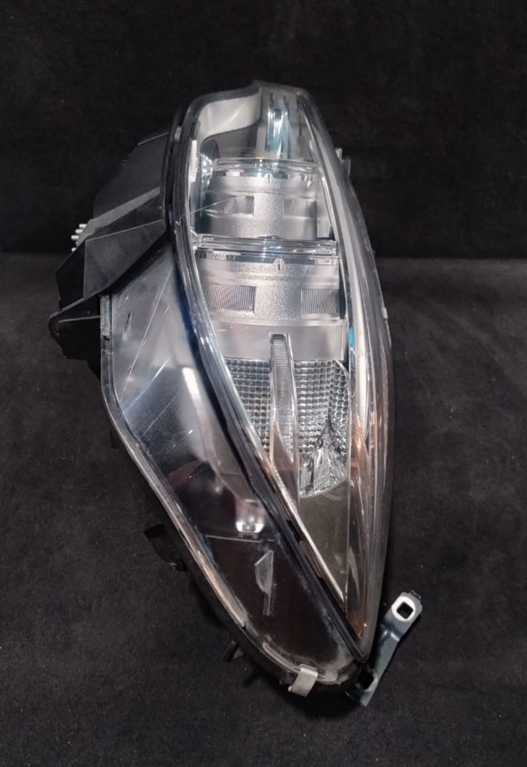 BMW 4 F32 F33 F36 F82 M4 F82 F83 F36 HEADLIGHT BI-XENON FRONT LEFT - 7410787