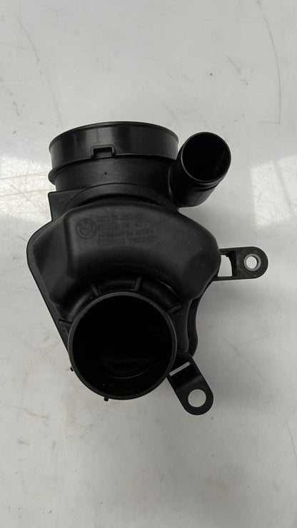 2012-2016 BMW M5 Air Intake Tube OEM left driver side 1371 7843276