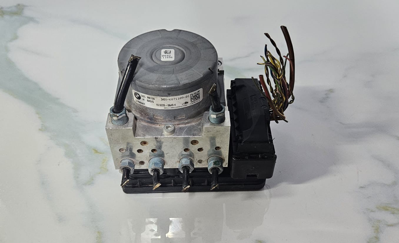 OEM BMW F20 F21 F22 F23 F30 F31 F32 ABS PUMP CONTROL MODULE 6871109 6871110