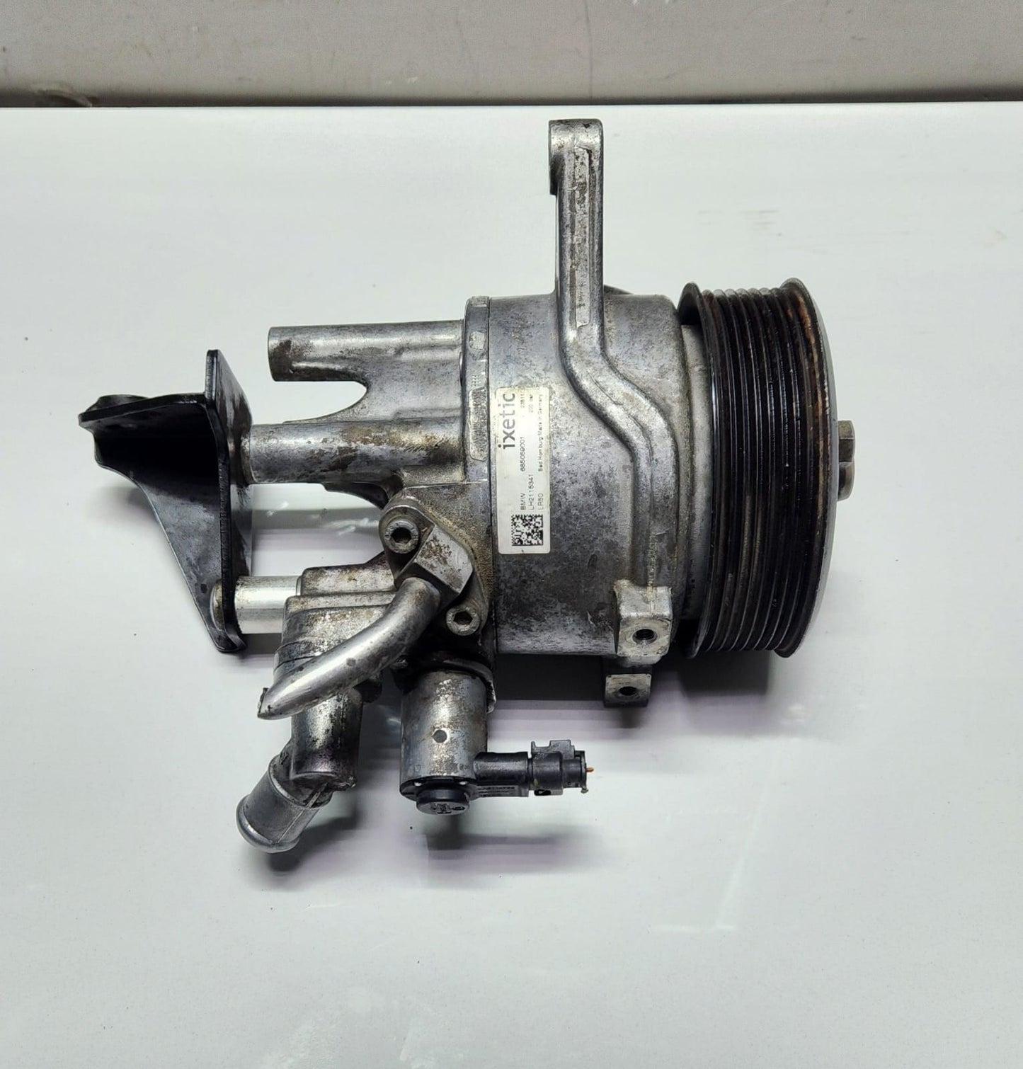 BMW  F10 Hydraulic Pump Dynamic Drive 6850590 6 Series OEM