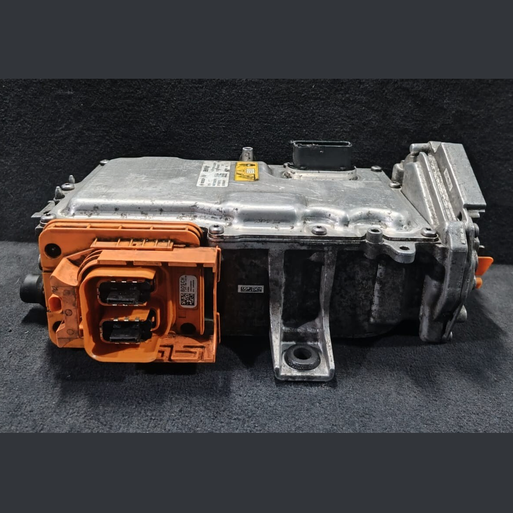 BMW i8 I12 I15  VOLTAGE CONVERTER INVERTER MOTOR CONTROL OEM  - 8646687