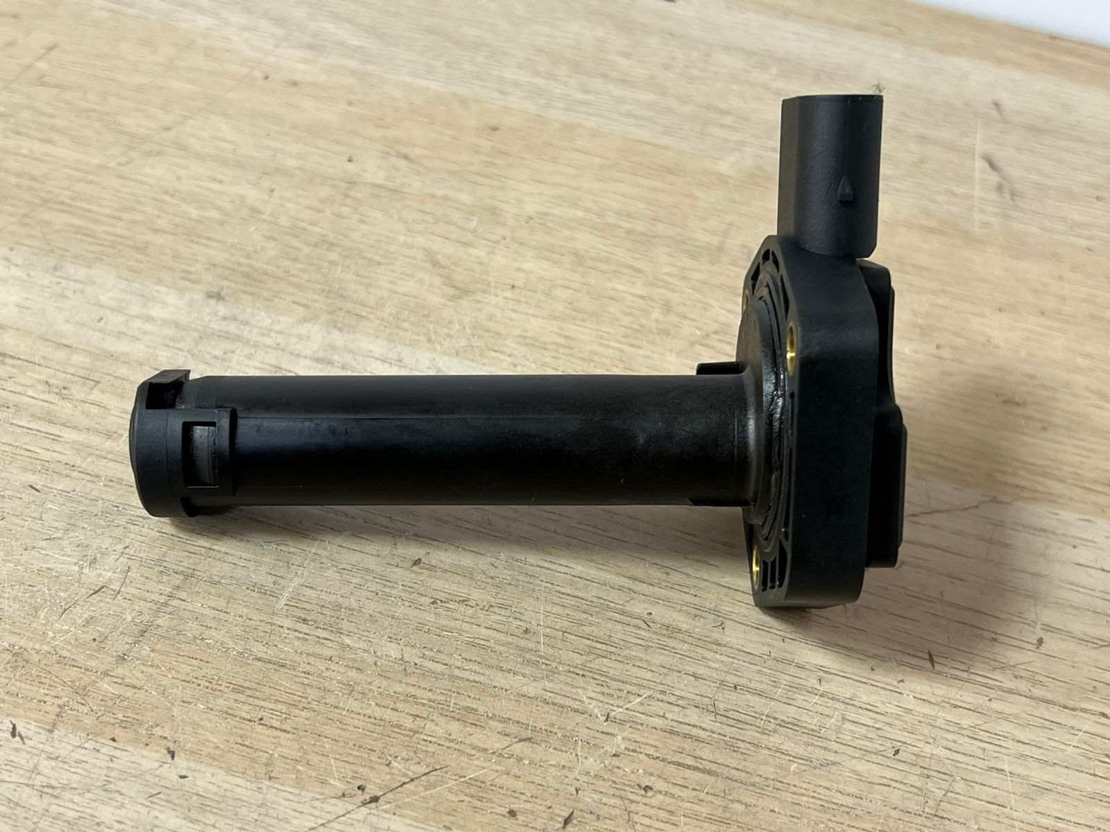 2006-2011 BMW 323i Oil Level Sensor 7607910 323i, 325i, E82 E90 