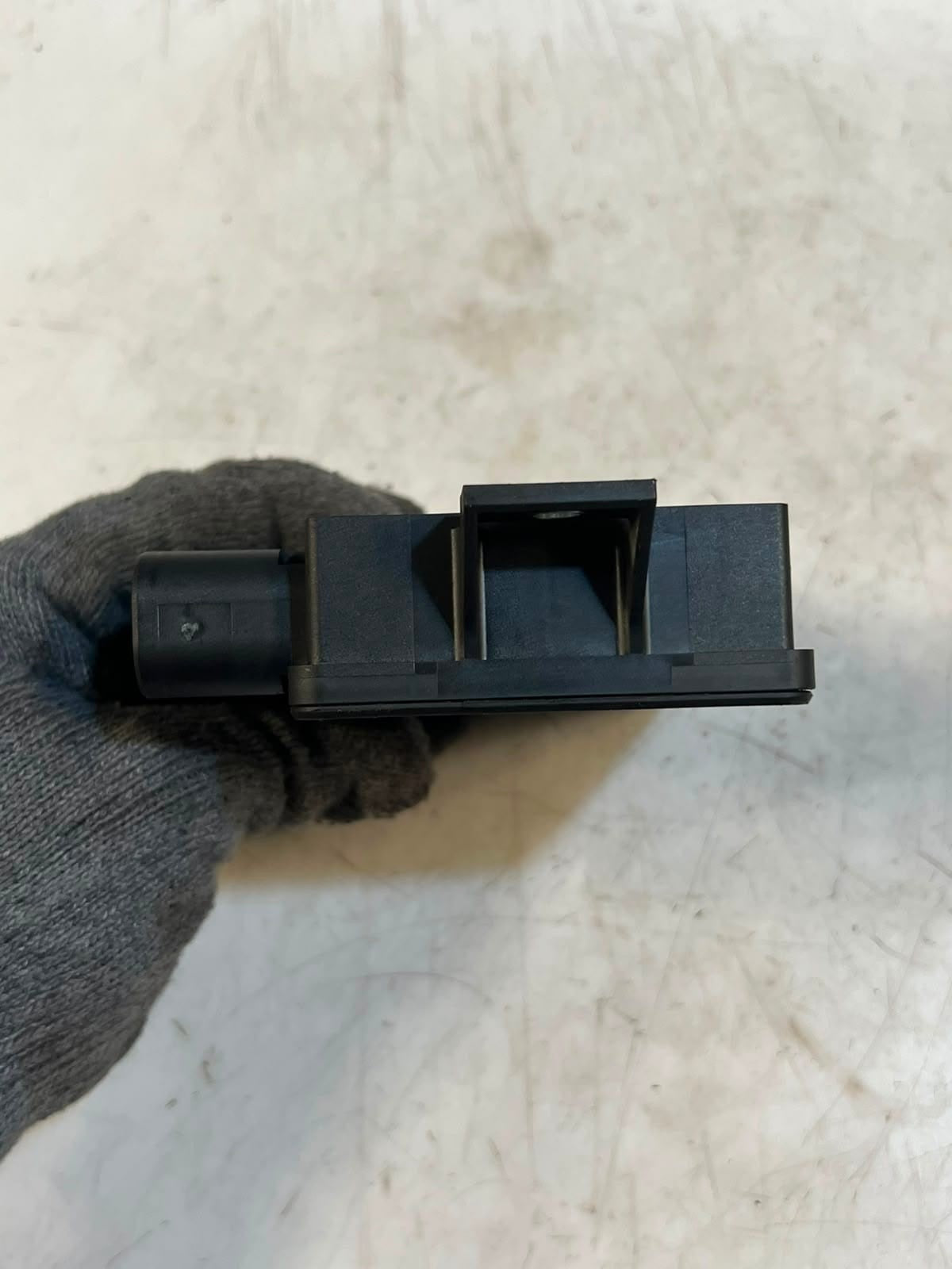 BMW 5 Series F10 F11 F12 F13 F25 F26 650i Parking Brake Control Module 6858017
