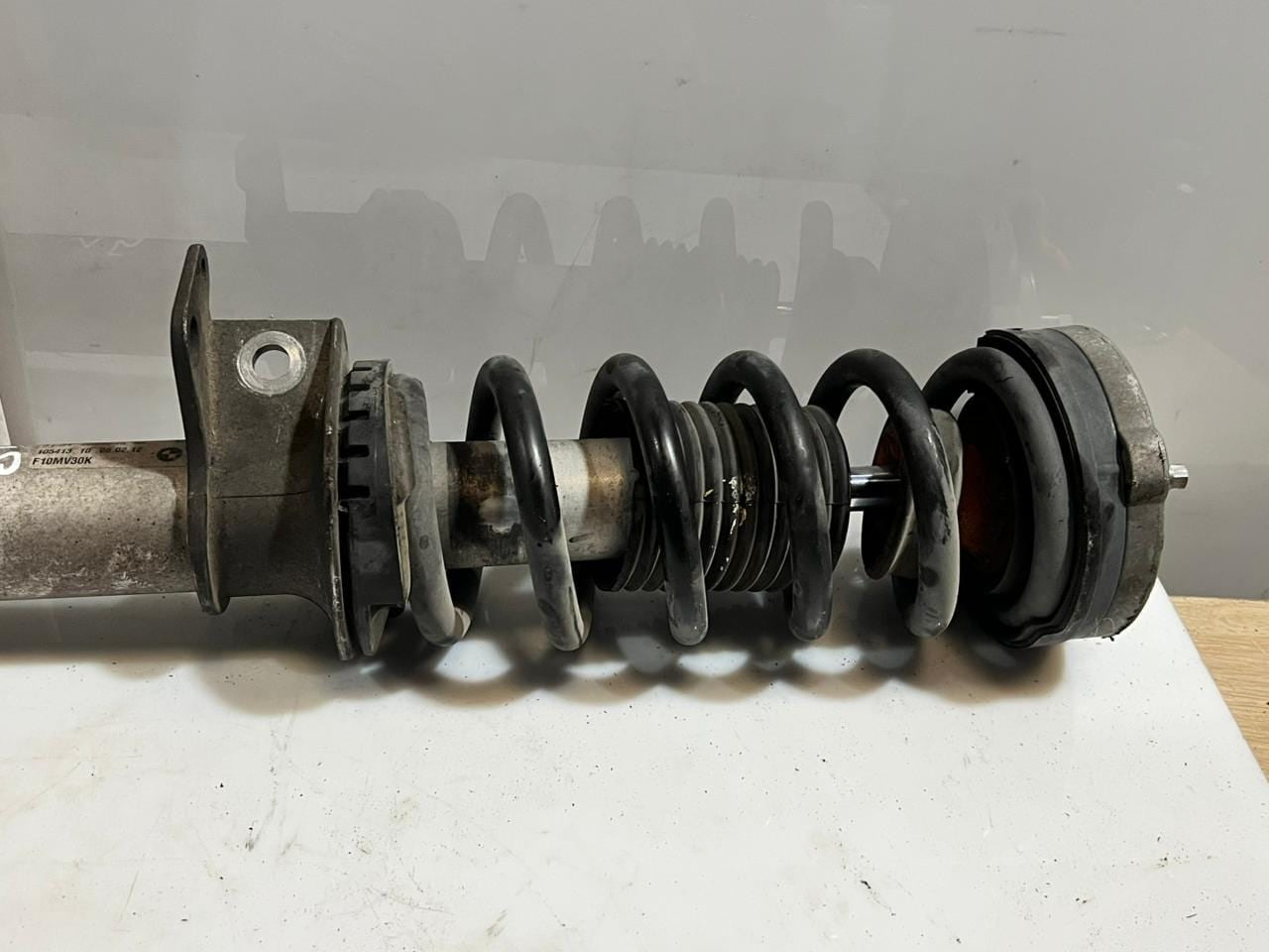 2012-2019 BMW F10 M5 F12 M6 4.4P Front LEFT Shock Absorber 2284045 OEM