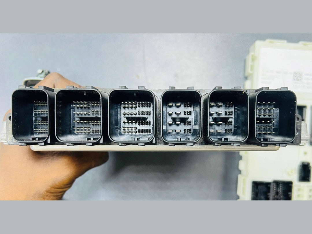 BMW 430i B48 F33 2016 ENGING CONTROL UNIT ECU SET DME 8676533