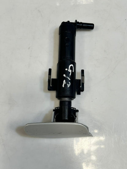 2015 BMW 740i 7 Series G11 G12 HIGH PRESSURE Headlight Washer Nozzle 7357354