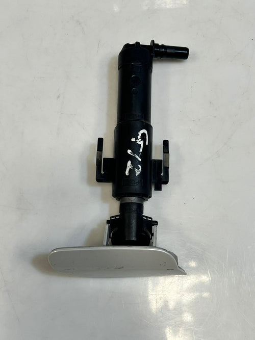 2015 BMW 740i 7 Series G11 G12 HIGH PRESSURE Headlight Washer Nozzle 7357354