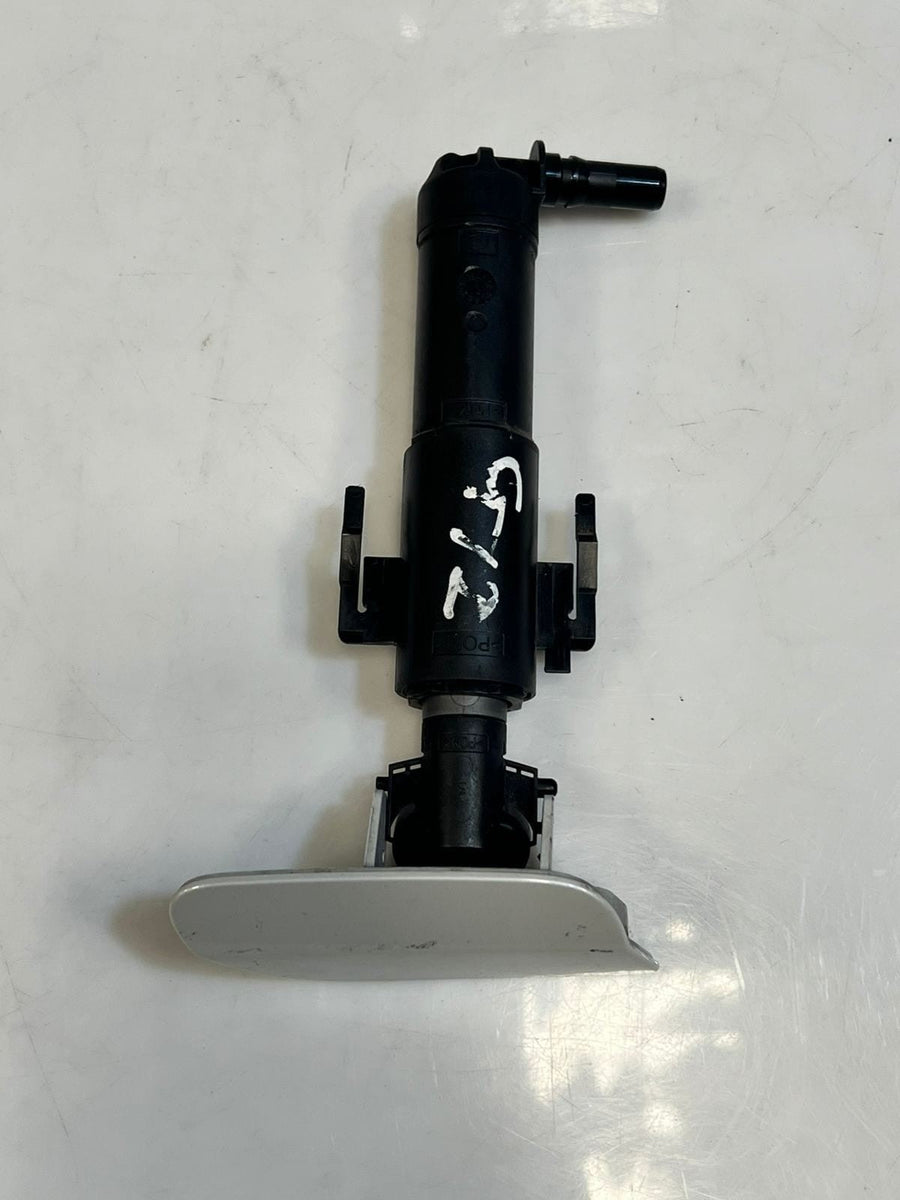 2015 BMW 740i 7 Series G11 G12 HIGH PRESSURE Headlight Washer Nozzle 7357354