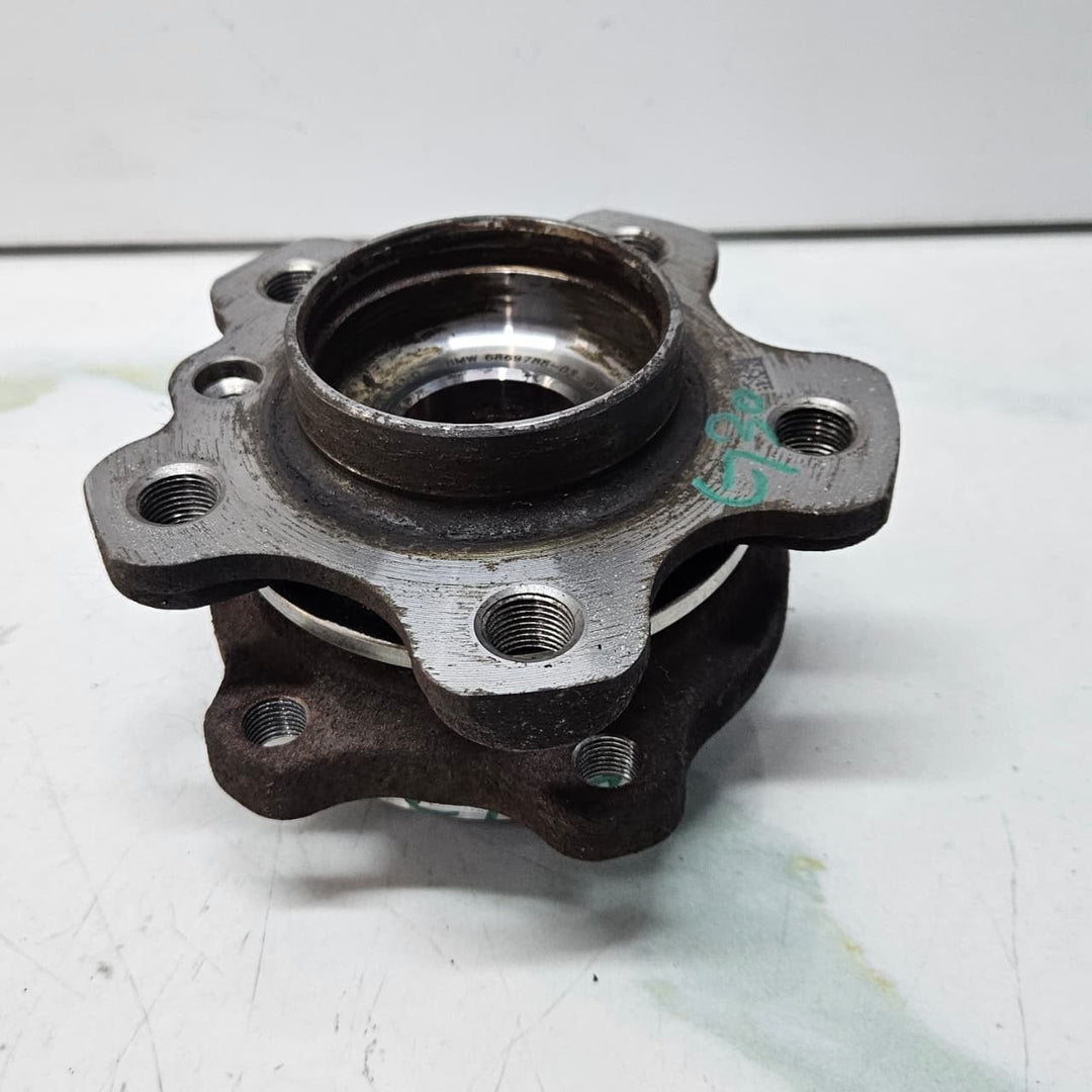 2017-2024 BMW X3 X4 G20 G21 G30 G31 Rear Wheel Bearing Hub 6869788