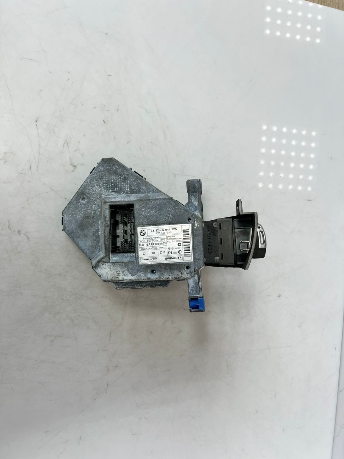 2002-2005 BMW 7 E65 E66 IGNITION MODULE START STOP KEY 5WK48017 6941225