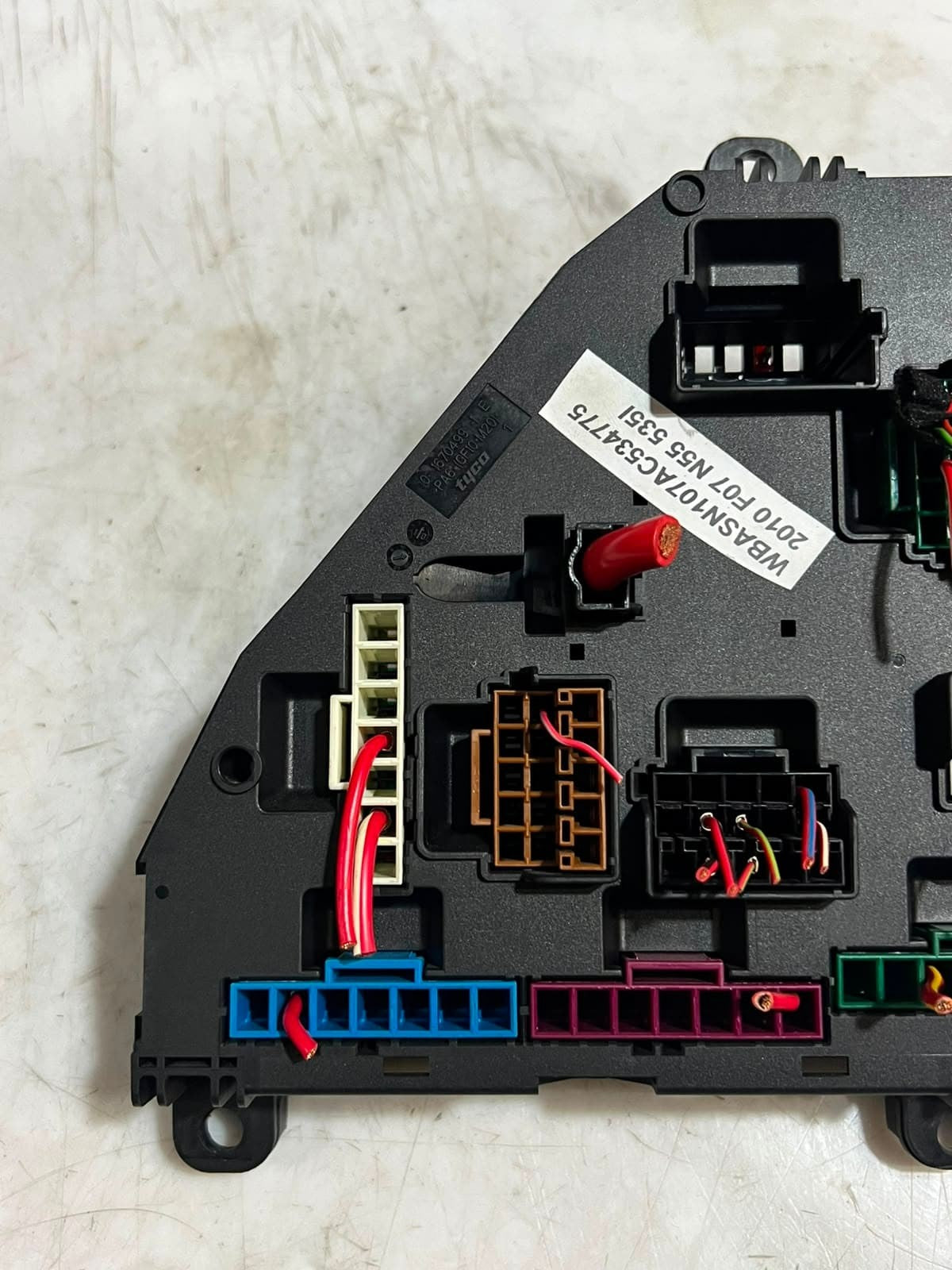 2011-2016 BMW 5' 550i F07 F10 F11 F18 F12 F13 F01 Fuse Relay Box 9210857 OEM
