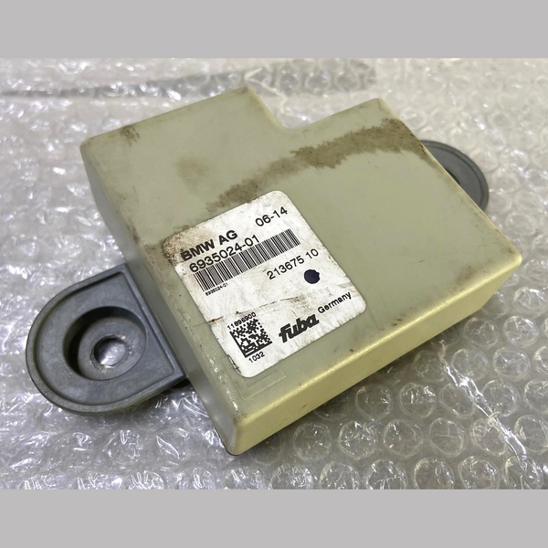 OEM BMW X5 E70 Radio Antenna Amplifier Control Module Unit 6935024