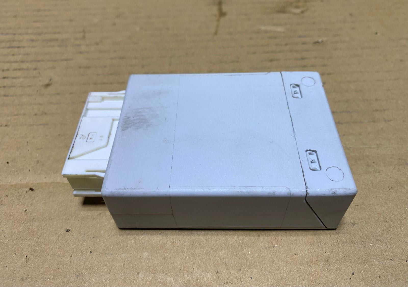 2013-2018 BMW X5 Air Suspension Control Unit 6860387 X5 F15 and X6 F16