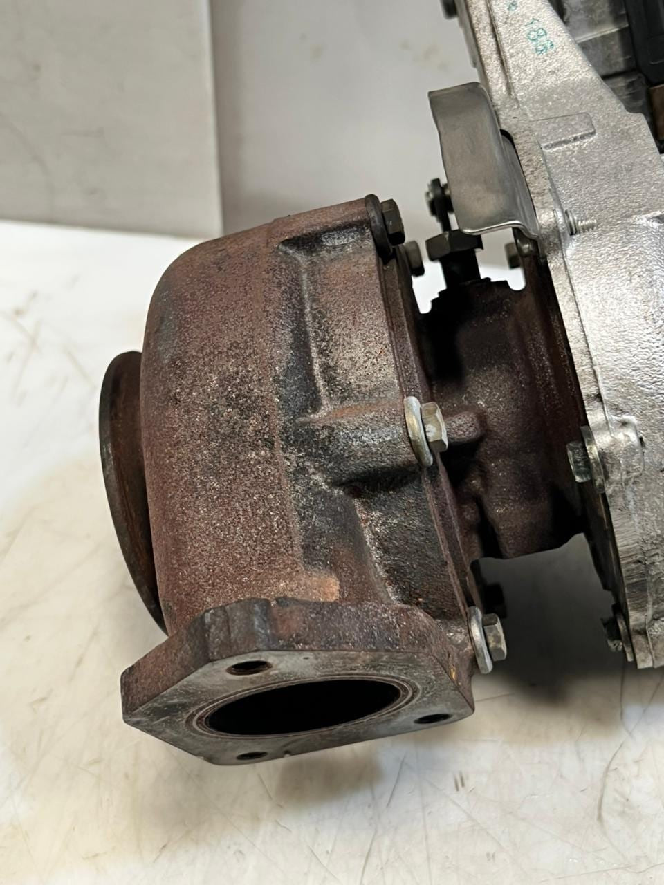 2010-2015 BMW X1 Turbocharger 8573107 116d 118d 318d X1 and Mini Cooper 2.0