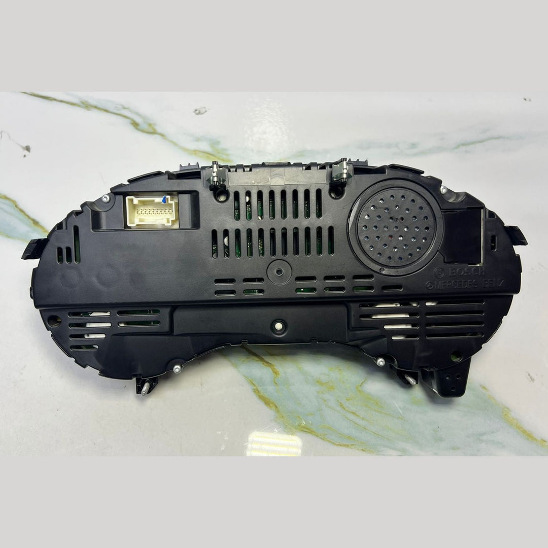 13-17 Mercedes-Benz W156 GLA AMG Instrument Cluster Speedometer A156 9000203 OEM