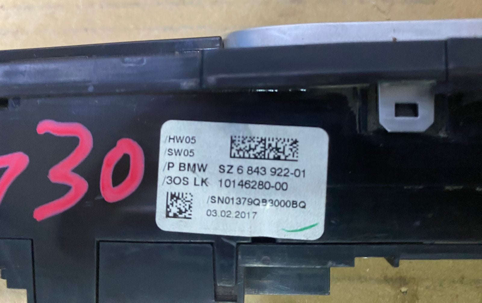 BMW Center Console Switch Operating Unit 6843922 RHD 5 Series G30 G31 and X3 G01