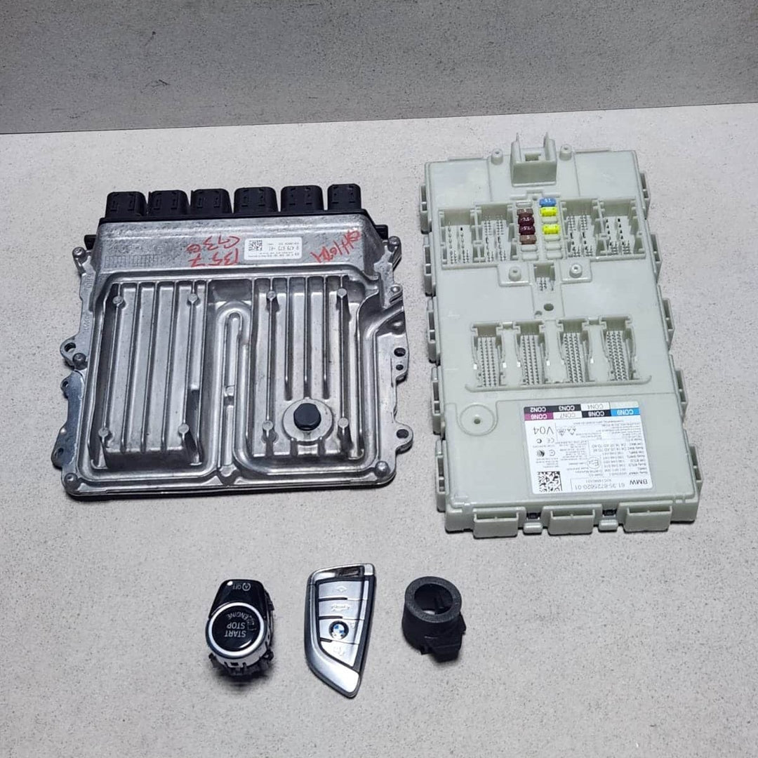 2017 5 Series G30 BMW 530d Engine Control Unit 8479673 B57D30A RHD ECU SET