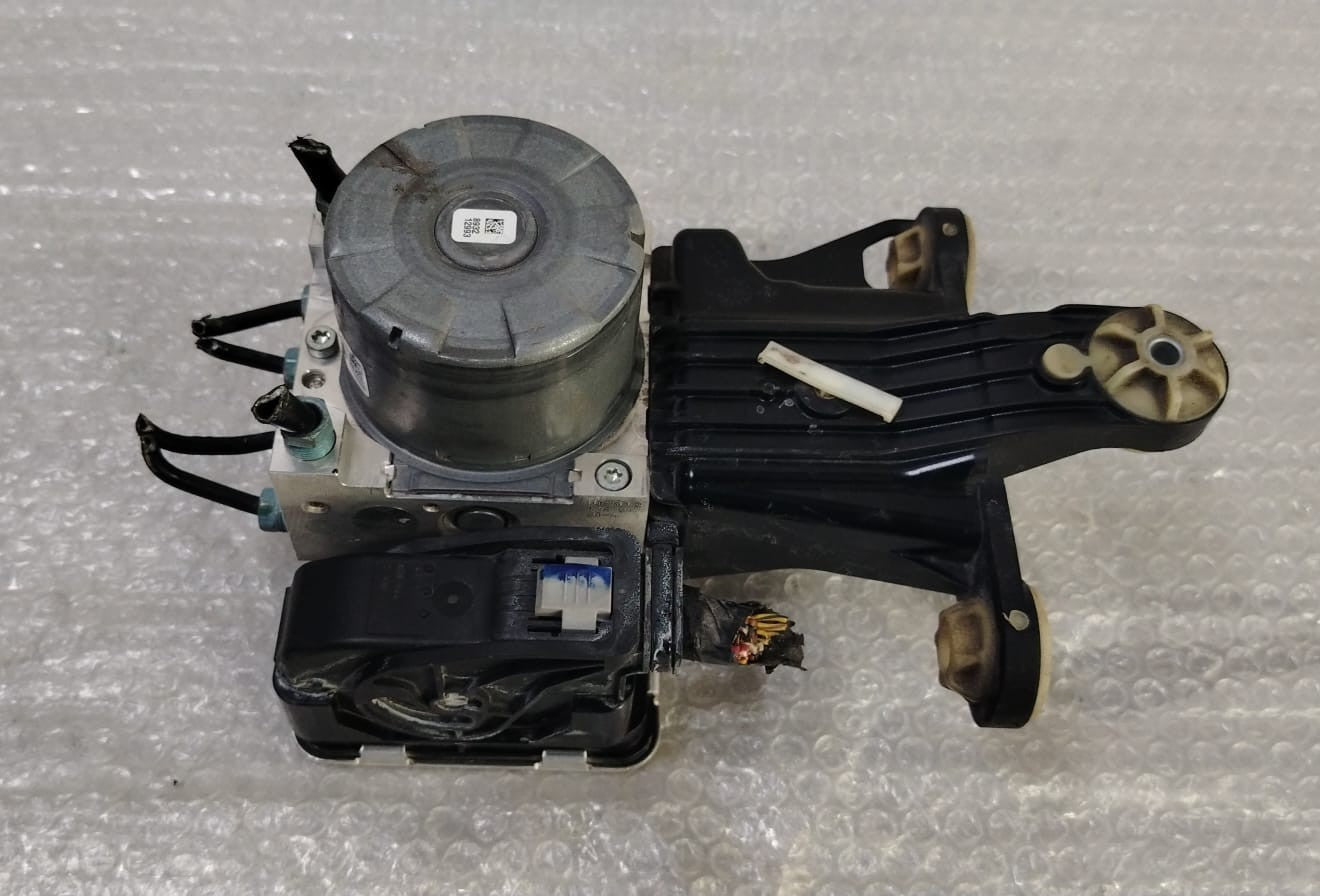OEM BMW 330i G20 ABS ANTI-LOCK BRAKE PUMP DSC DYNAMIC STABILITY MODULE 1544112