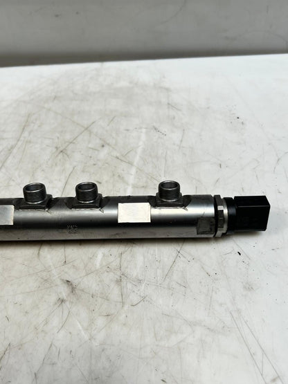 2016 Mini Cooper Fuel Injection Rail 8514166 1 Series F20 F21 with N47 diesel 