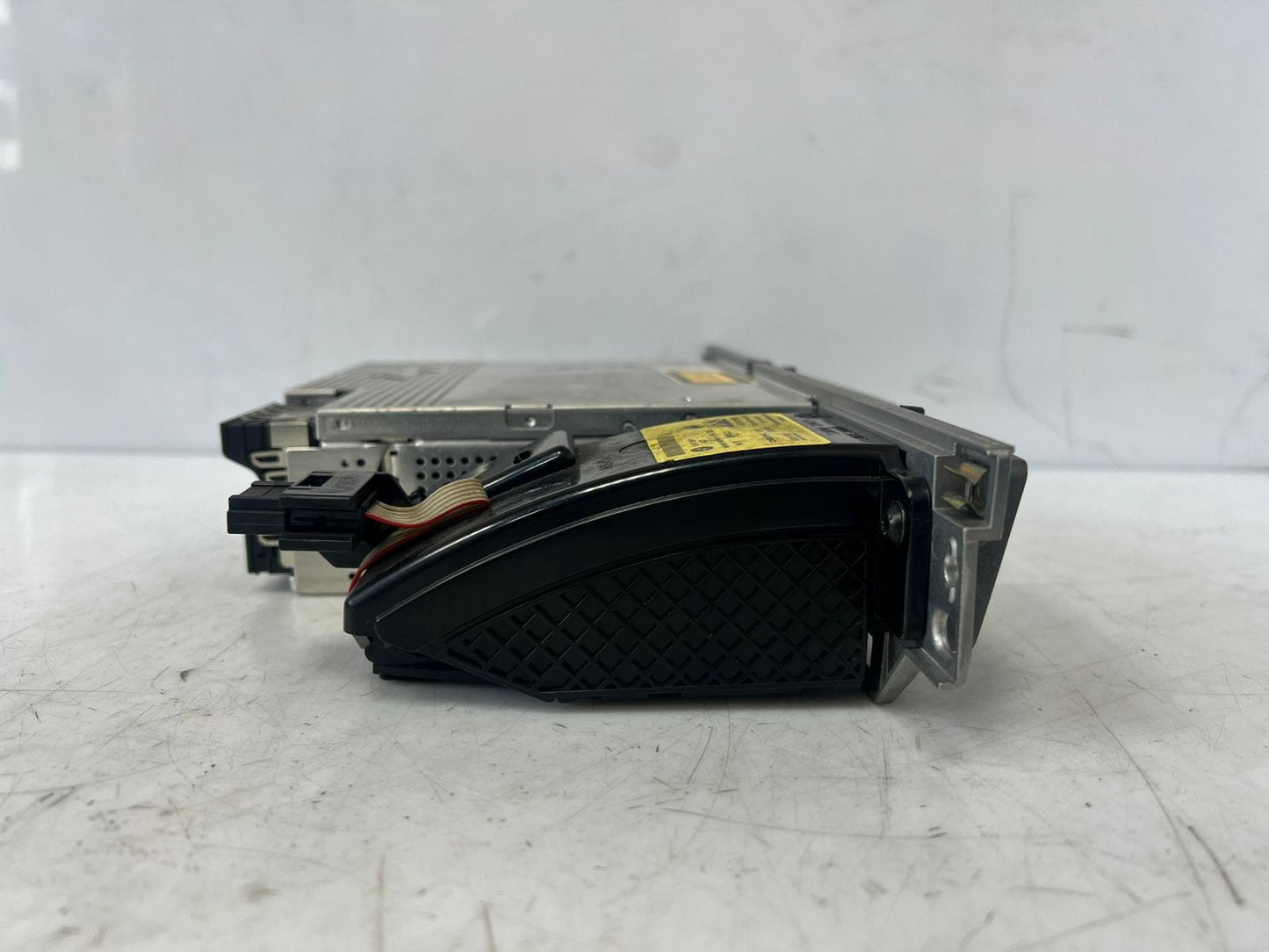 2005 BMW 745Li 7 Series E65 E66 E67 Cd Audio System Controller Player 6977634