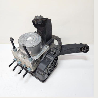2014-2017 BMW i3 X1 F48 ABS Anti-Lock Brake Pump Control Module 6877112