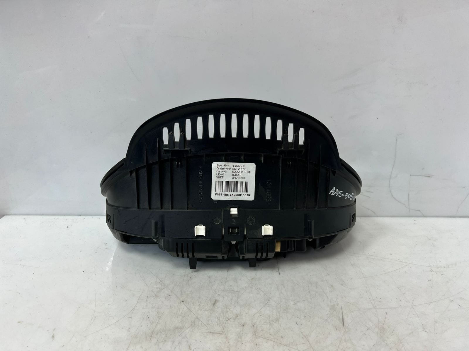 2010-11 BMW 528i F10 F11 F18 F07 535I Instrument Cluster SPEEDOMETER 9227601 OEM