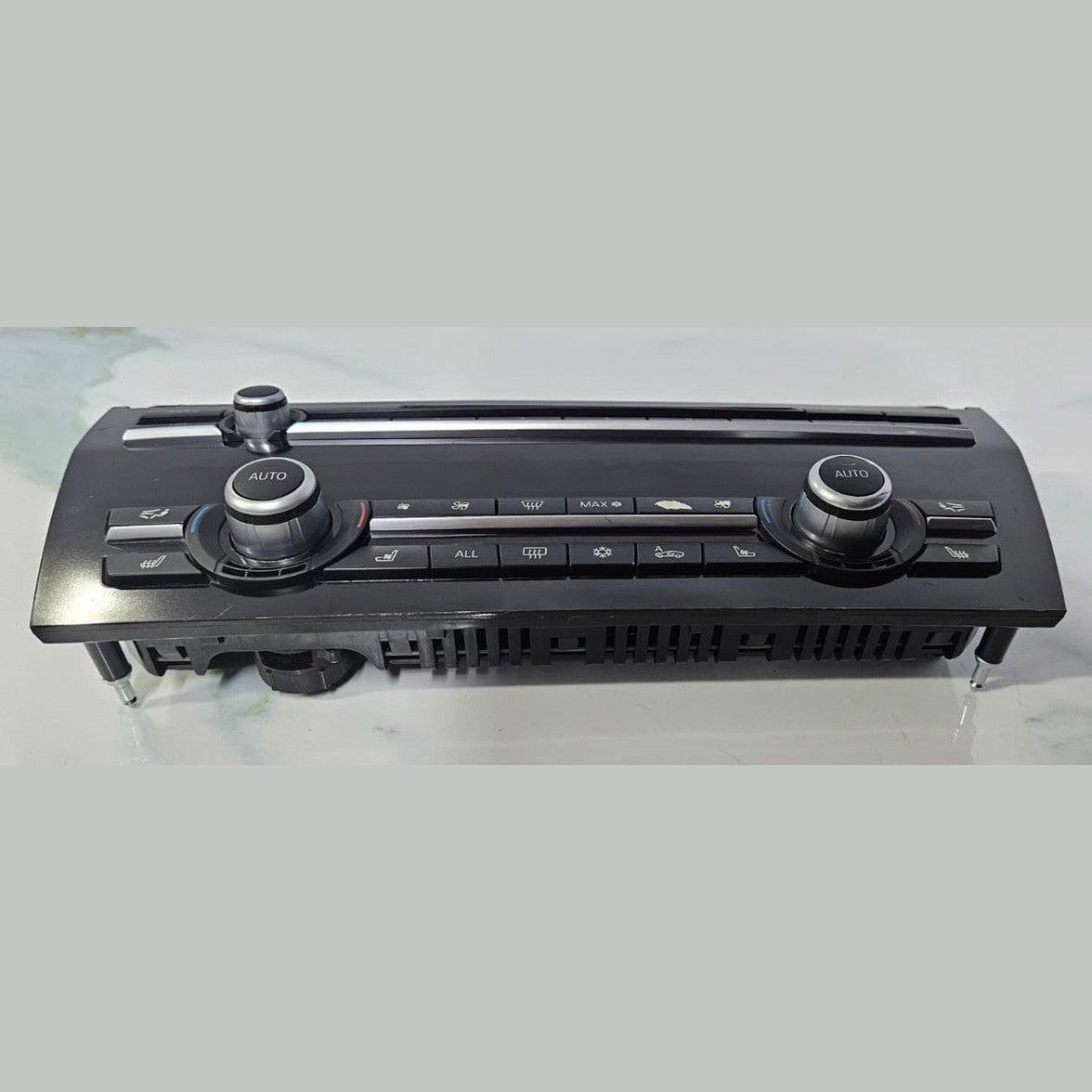 OEM BMW 7 F01 F02 F03 F04 Climate control and Radio Panel 9224749