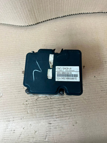 2010-2012 BMW 5' 7' F02 F10 and F11 535i ABS PUMP Control Unit 6860164 OEM