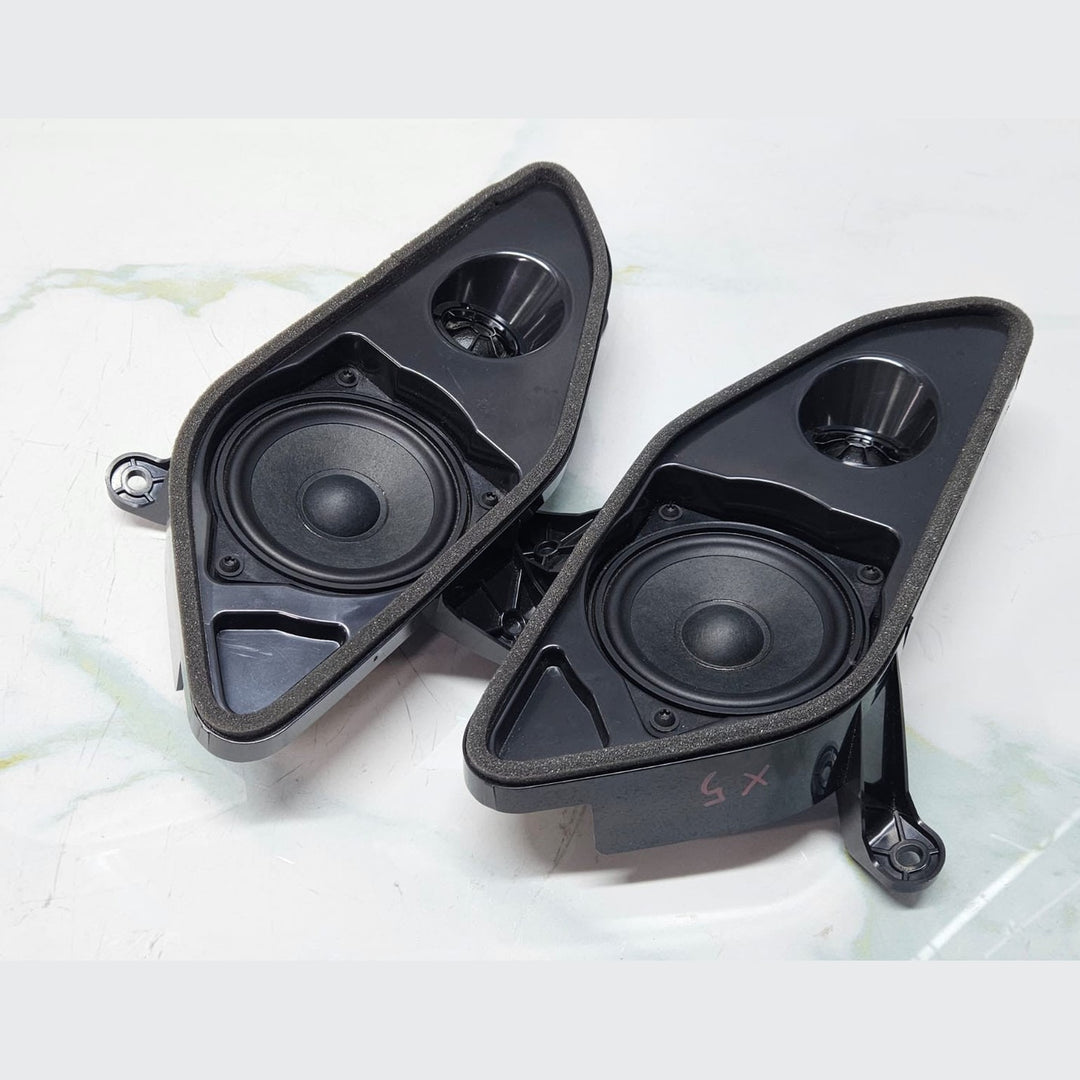 BMW X5 G05 QUARTER PANEL SUPPORT BRACKET & SPEAKERS LEFT RIGHT 2622517 OEM