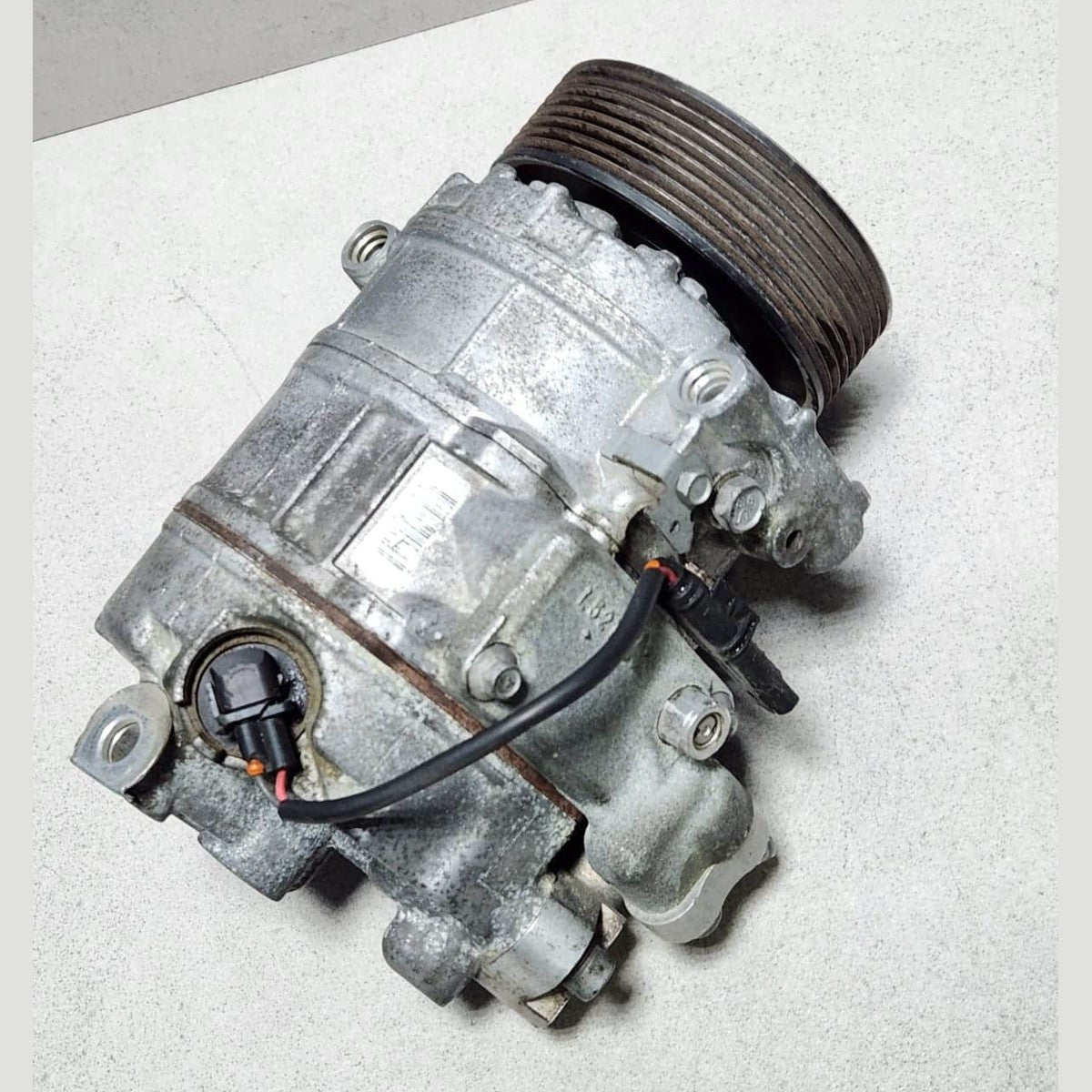 2011-2012 BMW F25 X3 Air Conditioning Compressor 9211496 X3 F25 