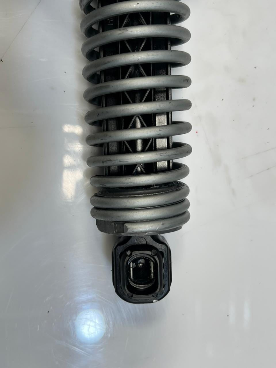 BMW 5 Series F10 F18 Automatic Trunk Lid Spindle Left Electric 7207009 7207010