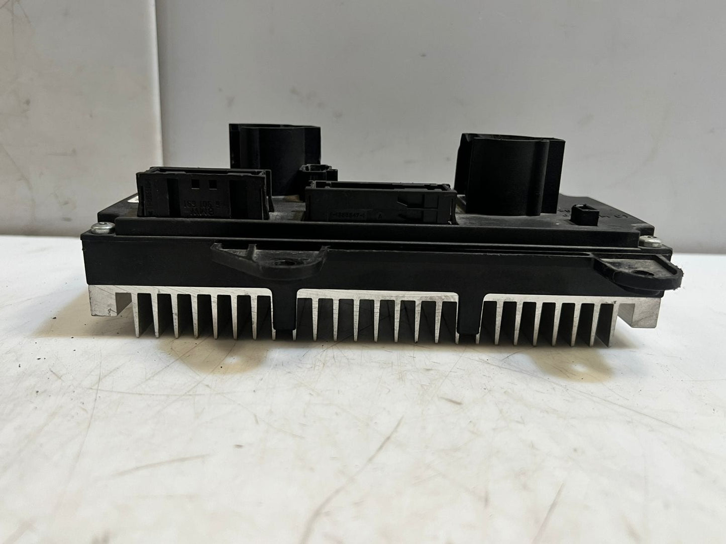 2002-2005 BMW 745i 7-Series E65 E66 Power Control Module 6923898 OEM