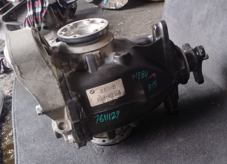 BMW F30 F31 F32 F33 F34 REAR DIFFERENTIAL CARRIER  (3.15 RATIO) P/N 7612164