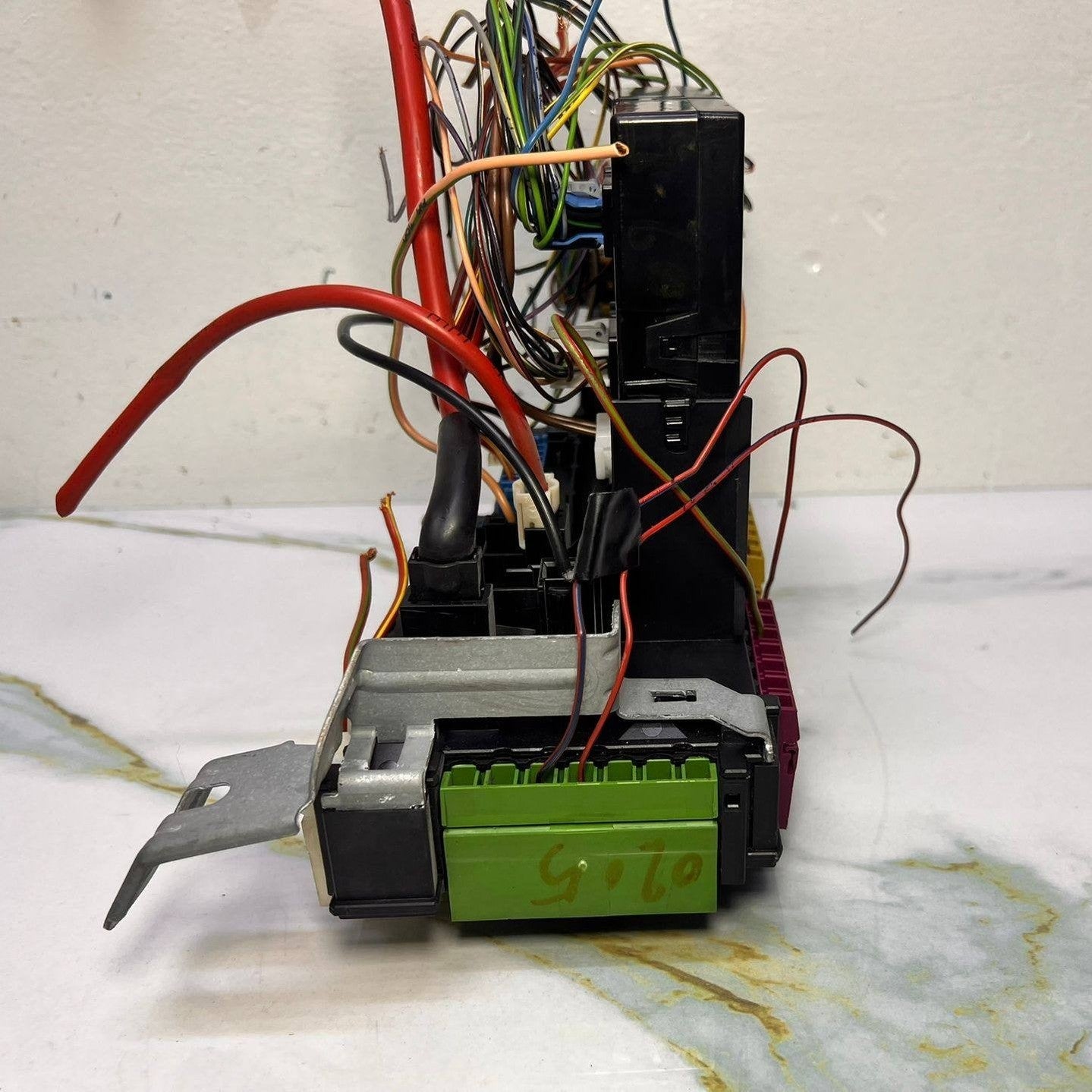 2010-2014 Mercedes-Benz C300 Rear Sam Module Relay Fuse Box 204 9060205 W204 C25