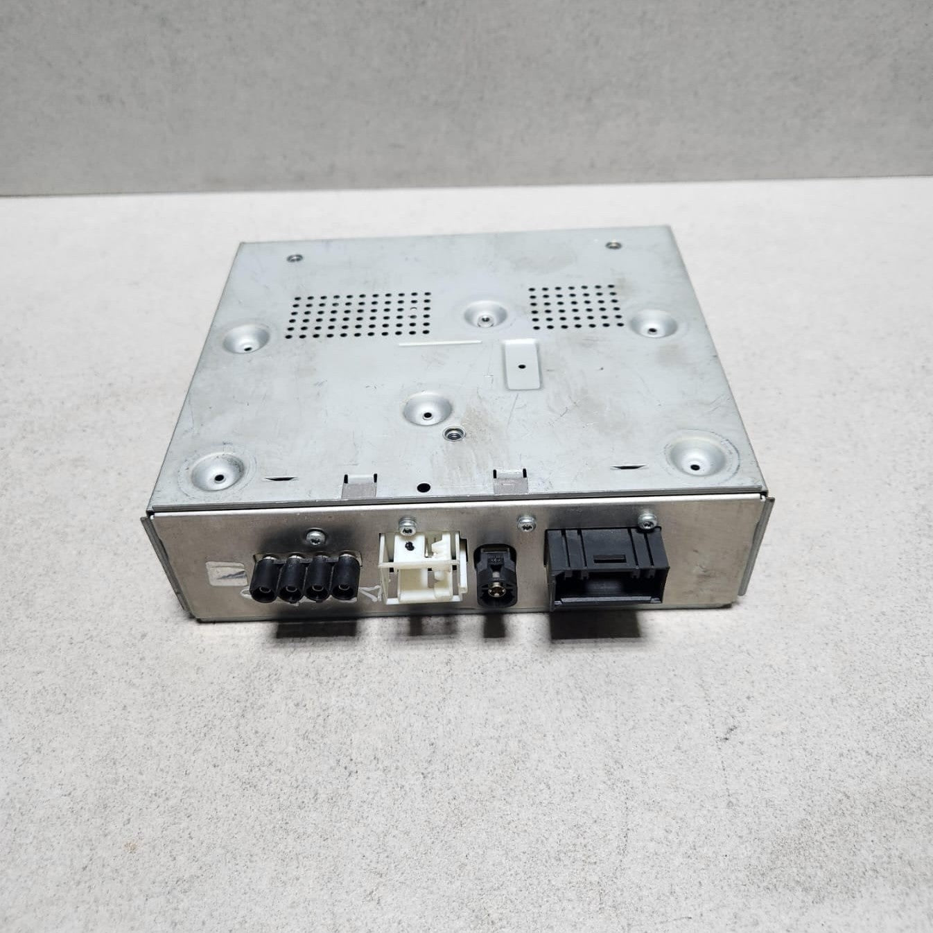 2011-2014 Mercedes-Benz C180 Digital Radio Tv Tuner A2129000017 W212 and C-Class