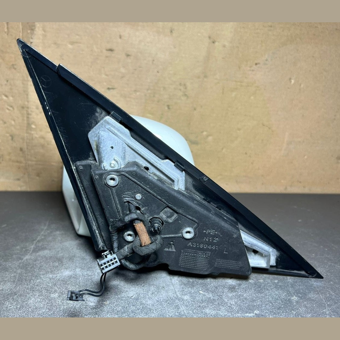 2010-1012 Mercedes-Benz W204 C-Class Left Side Mirror Foldable W/ Signal Light