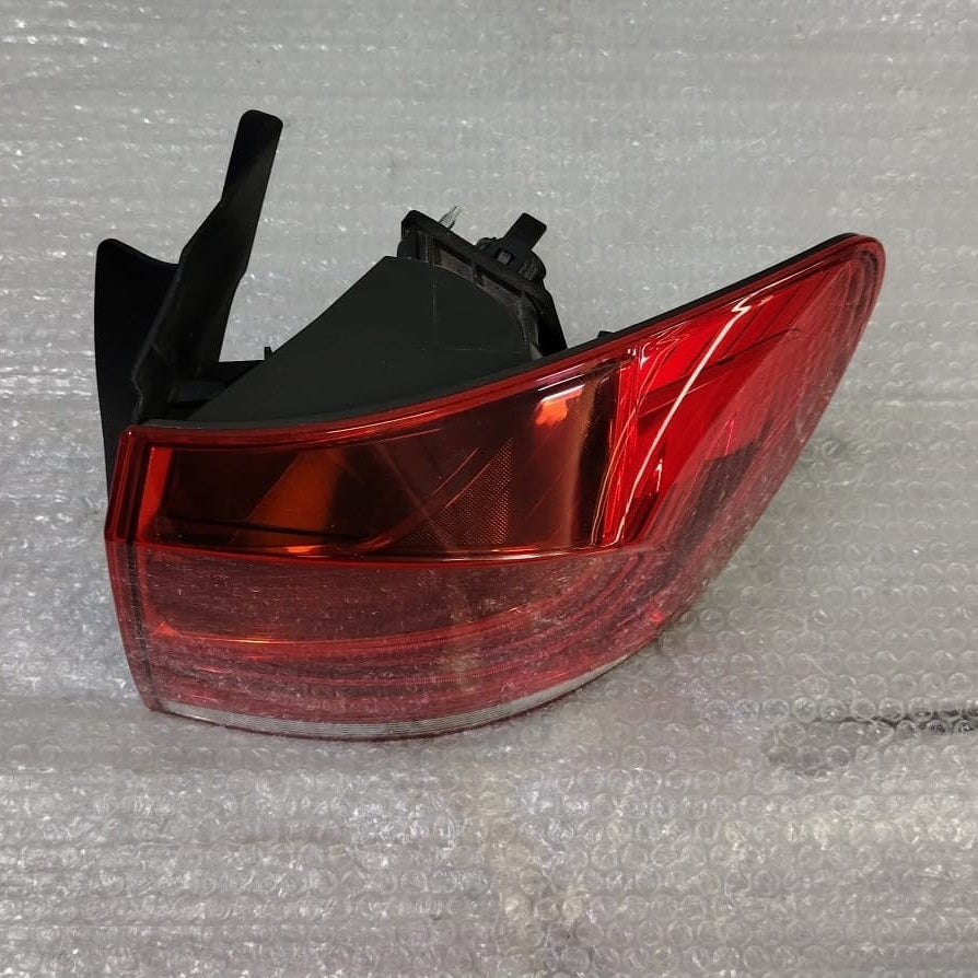 OEM BMW X1 E84 LCI REAR OUTER LIGHT DRIVER RIGHT SIDE 2990110