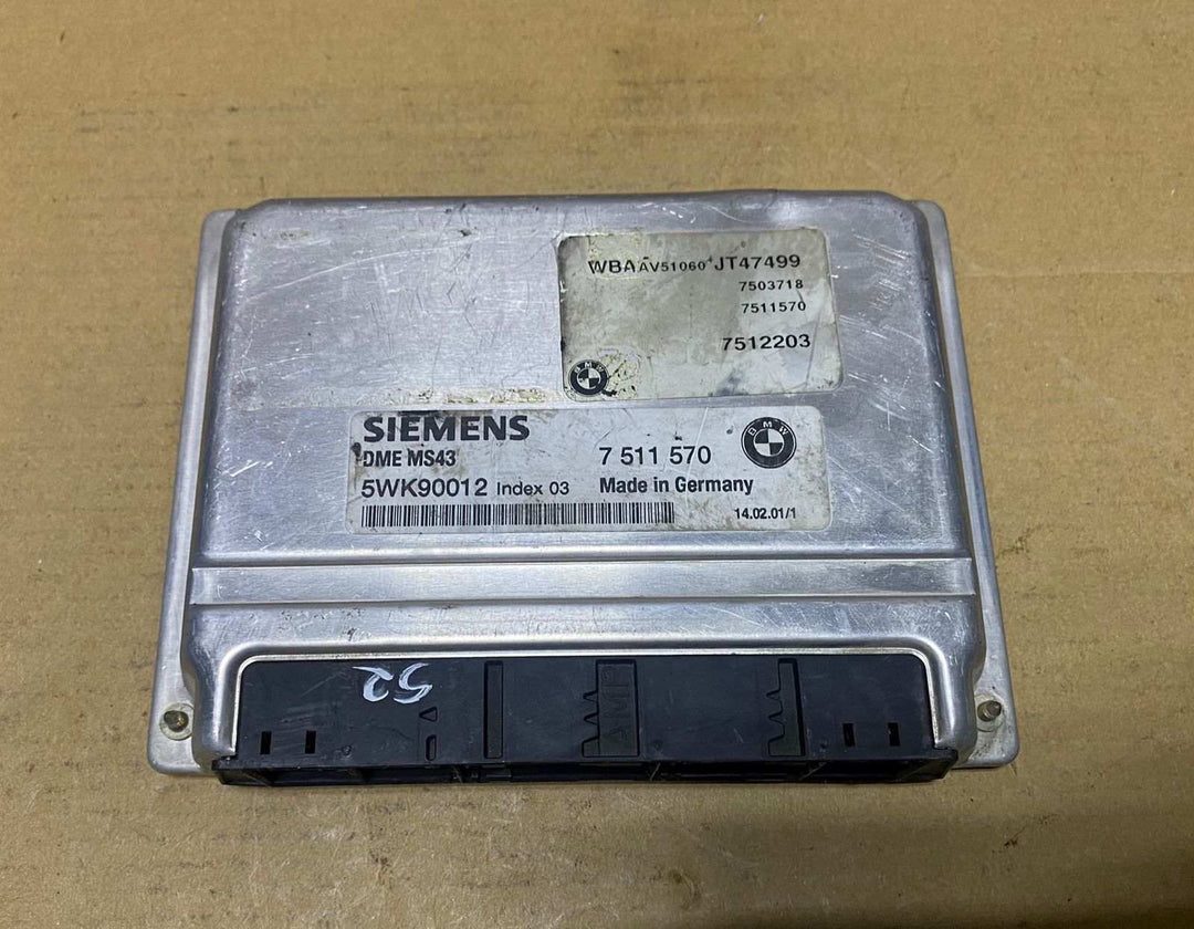 BMW 2001 530i -2002 Z3 Roadster 2.5i and Engine Control Unit 7511570