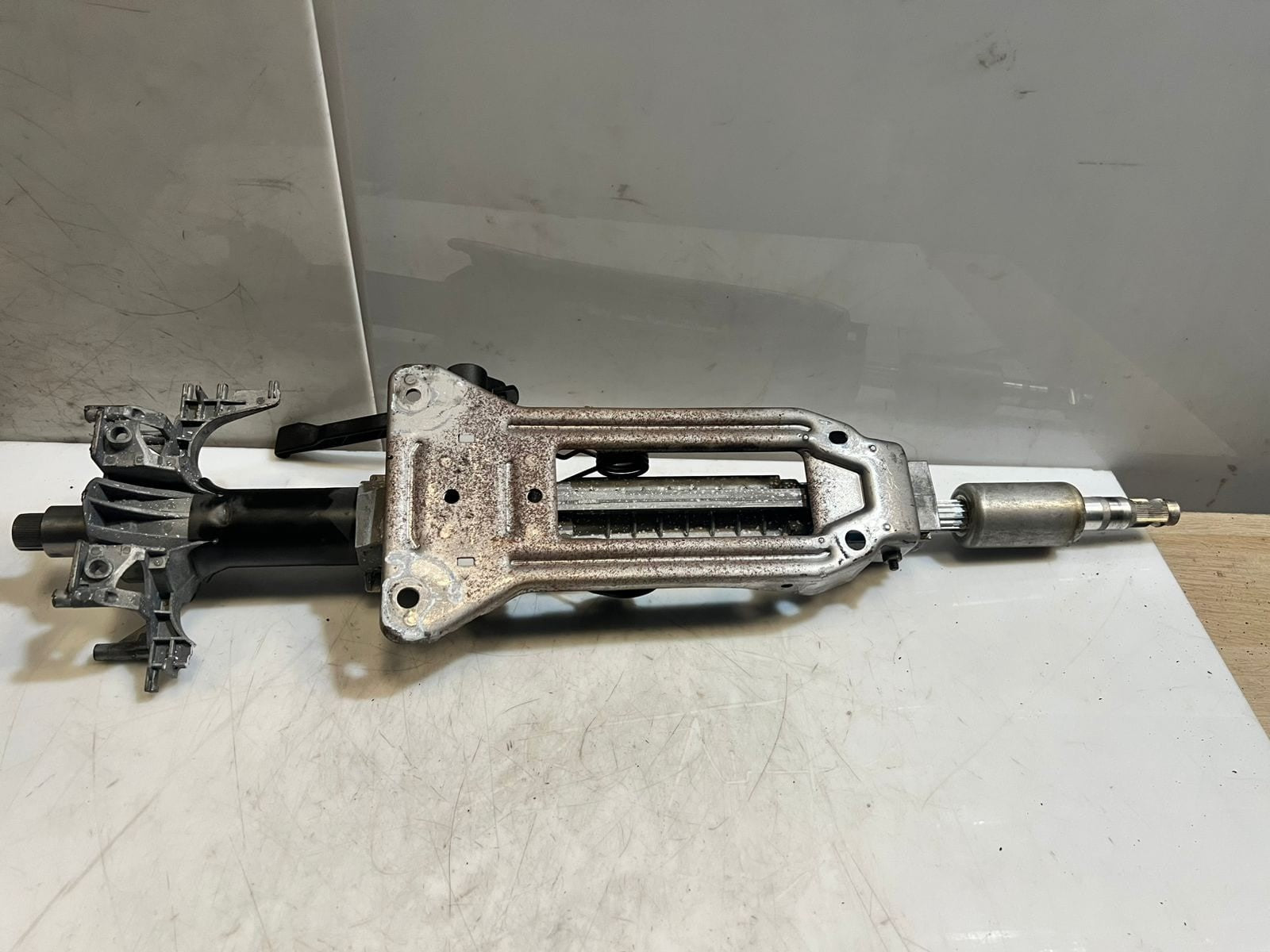2009-2016 BMW Z4 E89 Manually Adjustable Steering Column 6789671 OEM