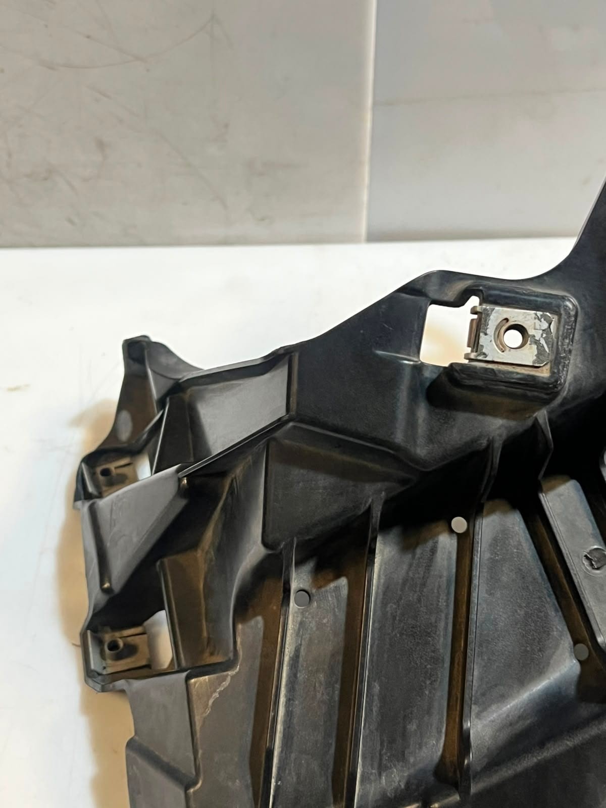 BMW X5 F15 F85 X6 F16 xDrive F86 Front Right Fender Bracket 5165 7294544 OEM