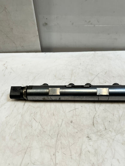 BMW 3 Series F30 F31 F35 320d 328d DIESEL Fuel Injection Rail 7800601 OEM