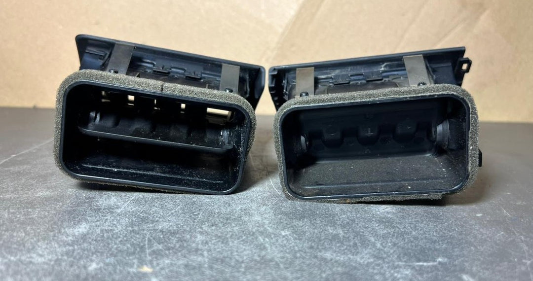 08-10 Mercedes W204 Class Front Dashboard Left \ Right Heater A/C Air Vent