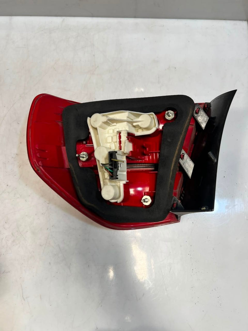 BMW 3' 328i E90 E92 E93 Rear Left Taillight 6937457, 6937458, 6937459, 6937460
