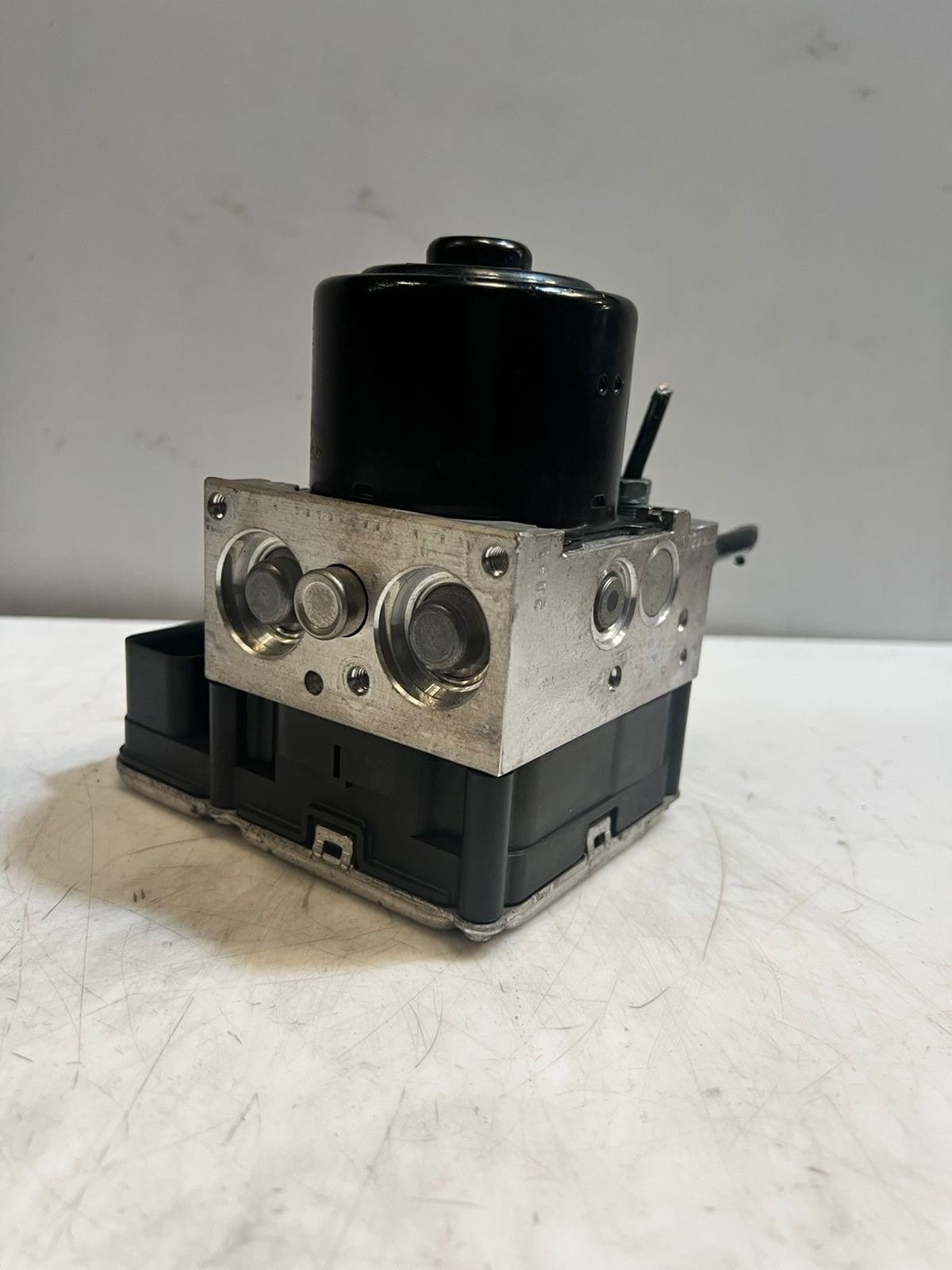 2011-2017 BMW X3 F25 and X4 F26 Abs Pump Module ASSEMBLY 6851087 OEM