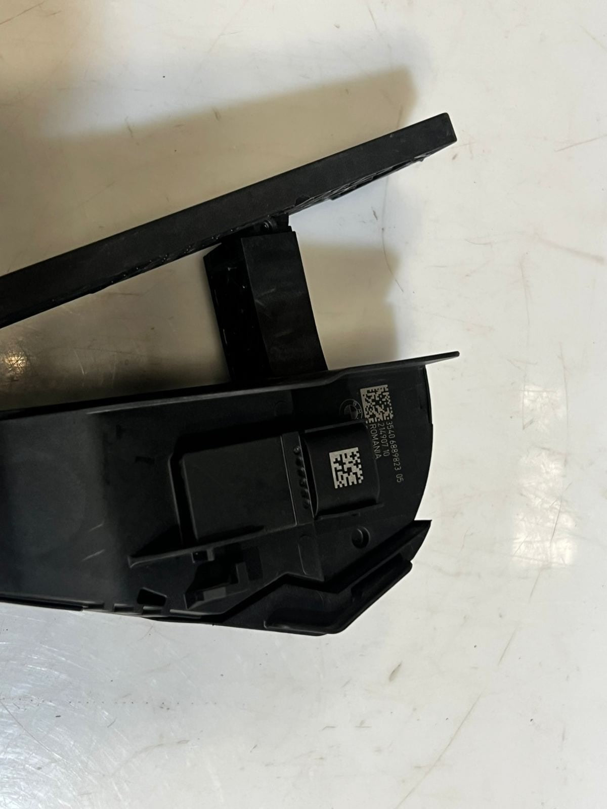 2007-2013 BMW 328i E90, E92, Z4, F48, F49 Accelerator Pedal Module 6889823 OEM