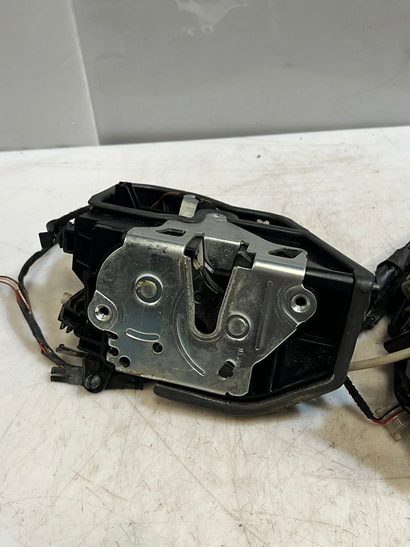 2007-2013 BMW X6 E71 Front Right SIDE Door Lock Actuator 7318416 OEM