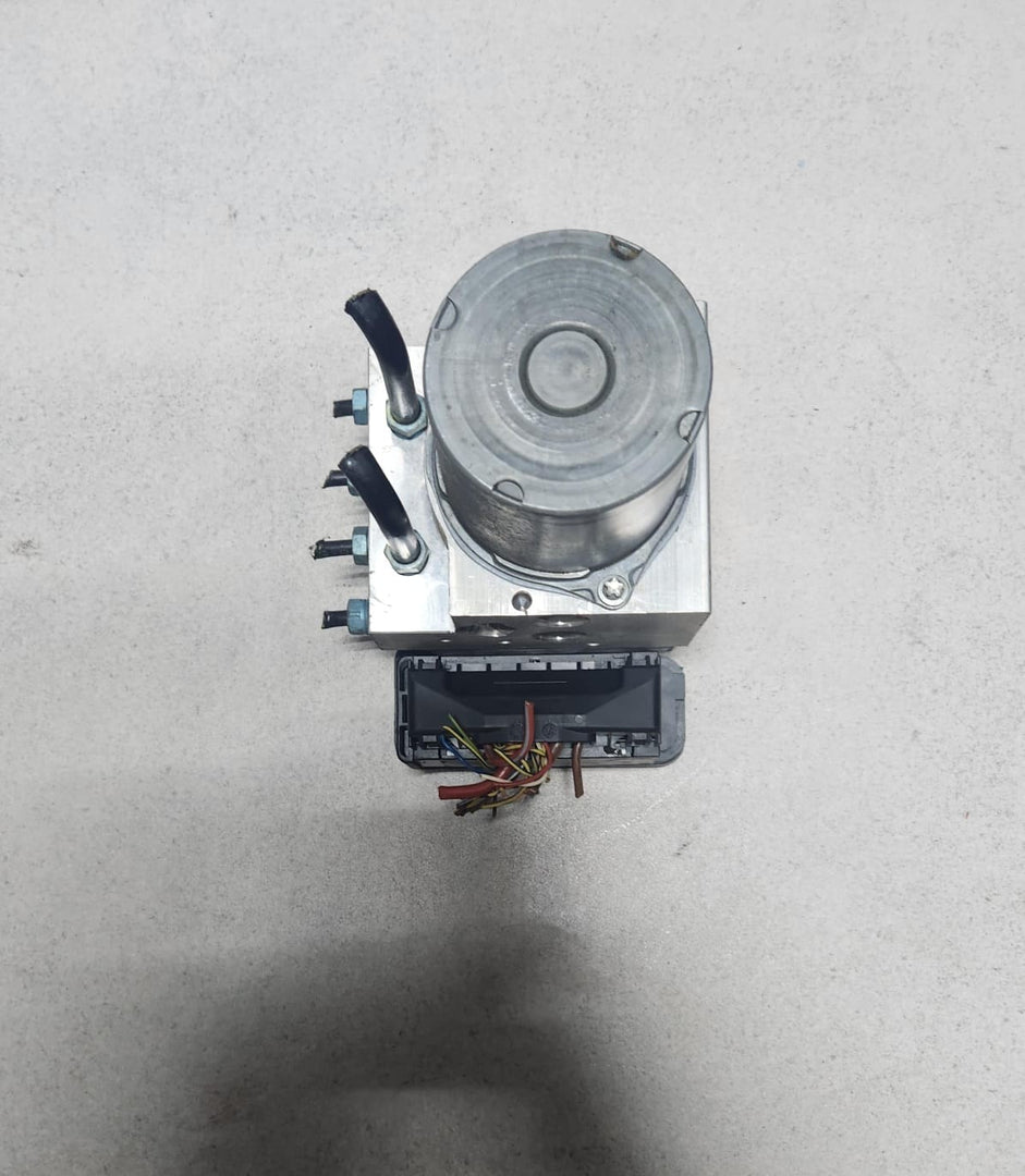 2015-2018 BMW X5 Abs Pump Control Module 6884733 X5 and X6