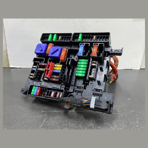 OEM BMW F48 i8 F40 F44 Front Power Distribution Fuse Relay Junction Box 9270355