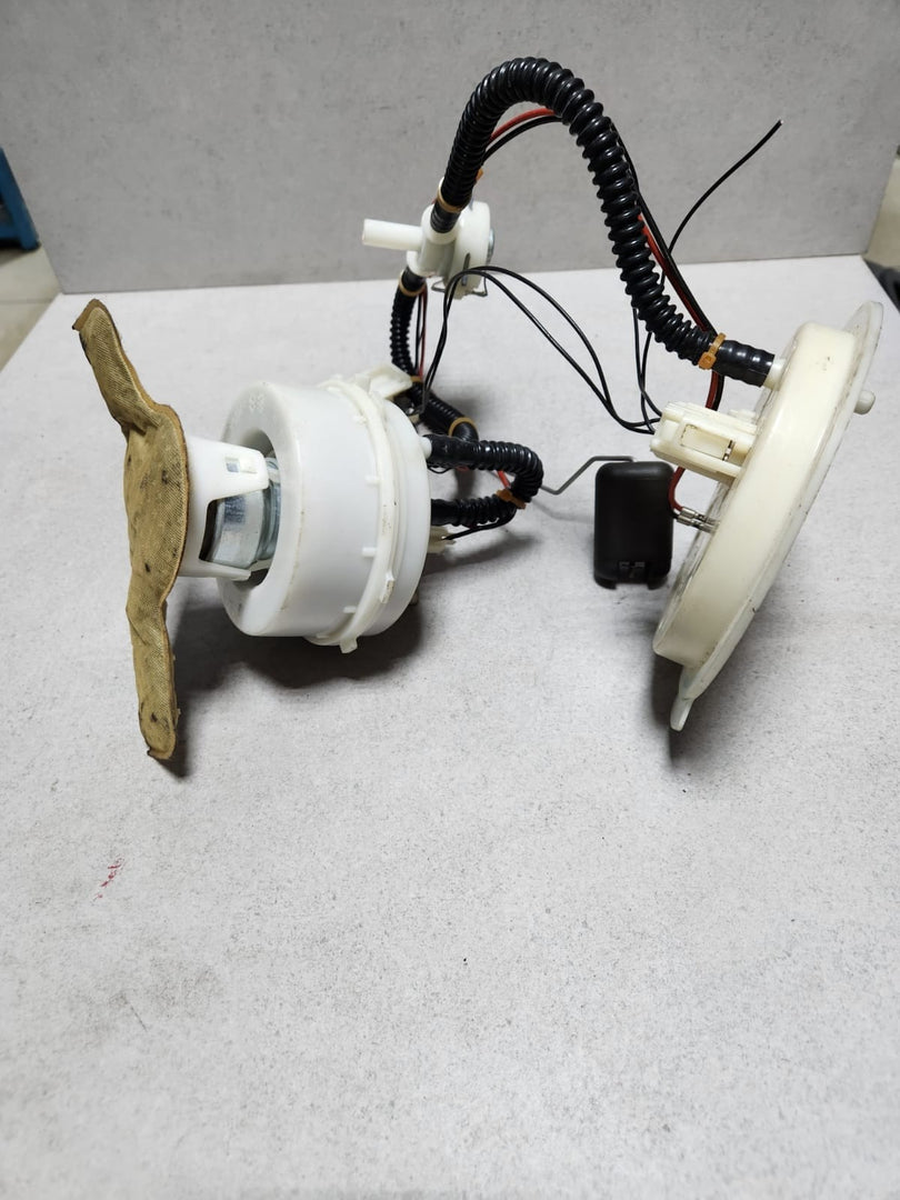 2013-2018 BMW 650i Fuel Pump 7308449 5-Series F07 F10 F11 and 6-Series F06 