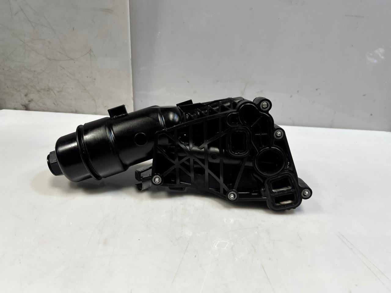 2017-2024 Mini Cooper F60 F56 1.5 12V 136HP Countryman Engine Oil Cooler 8585236